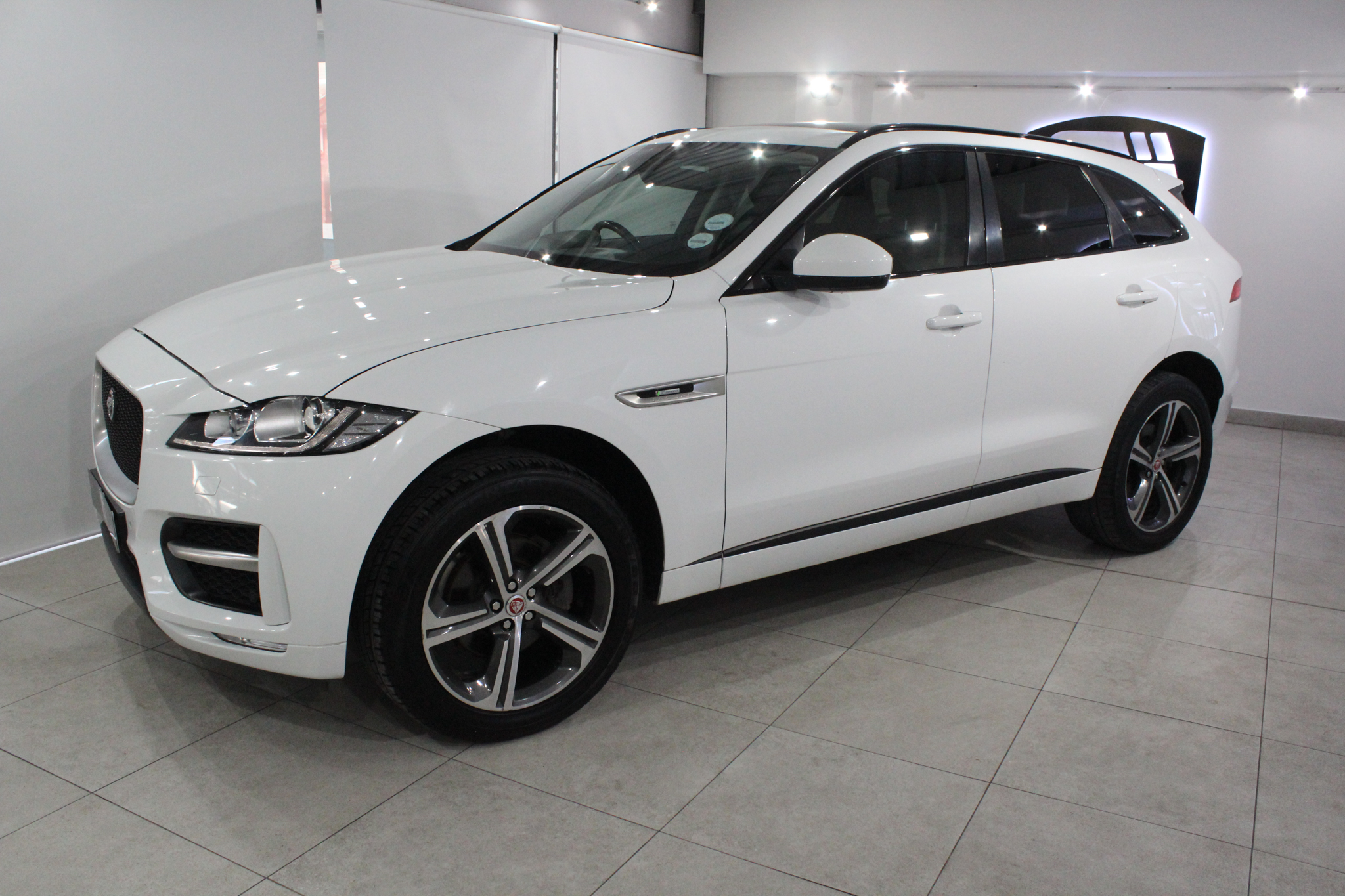2018 Jaguar F-Pace 25d AWD R-Sport