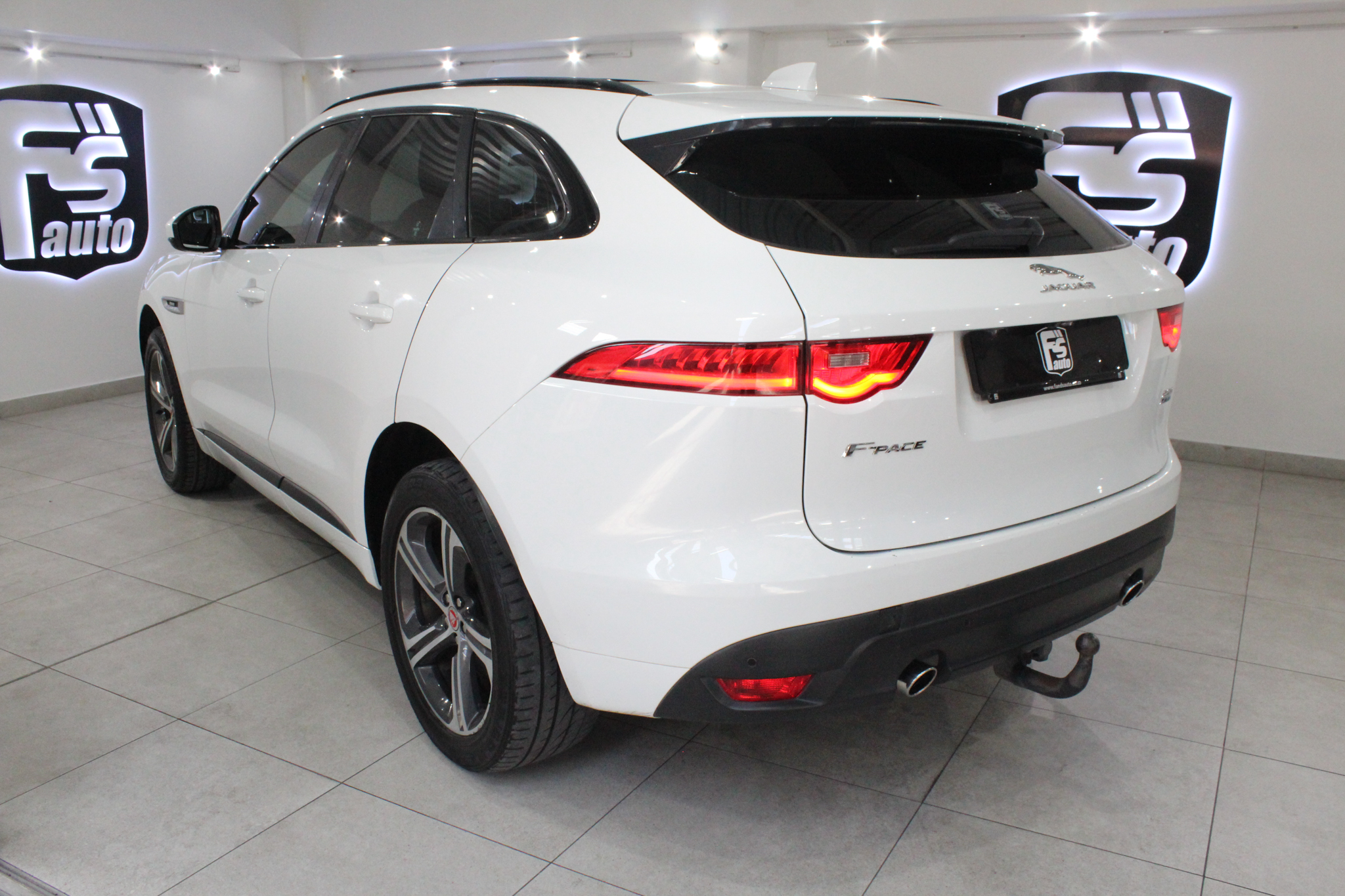 2018 Jaguar F-Pace 25d AWD R-Sport