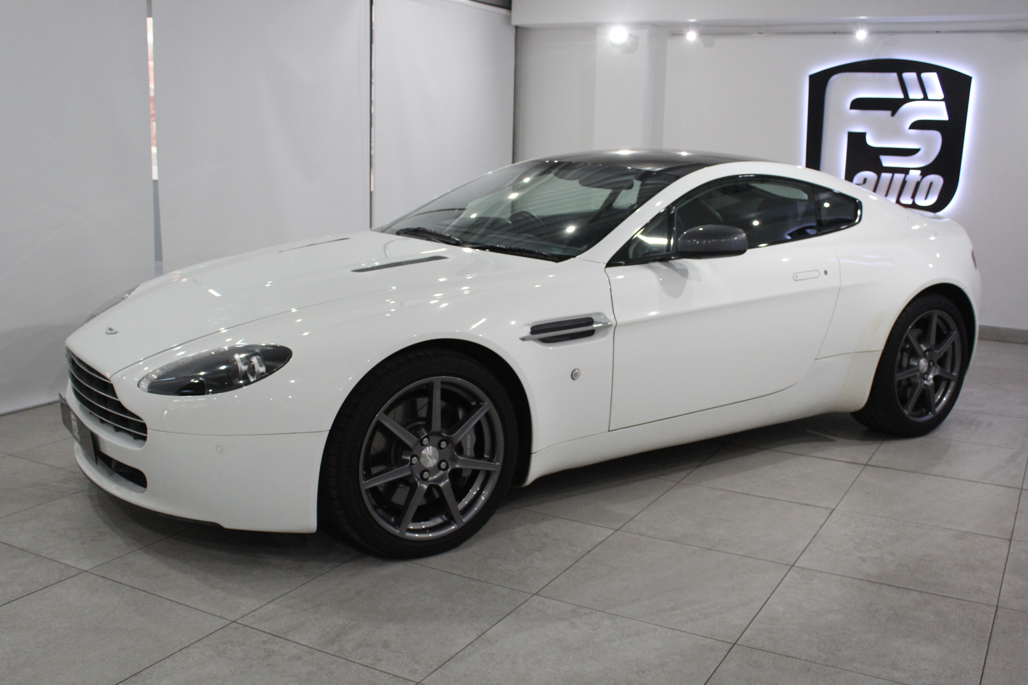 Aston Martin Vantage V8 Vantage Auto