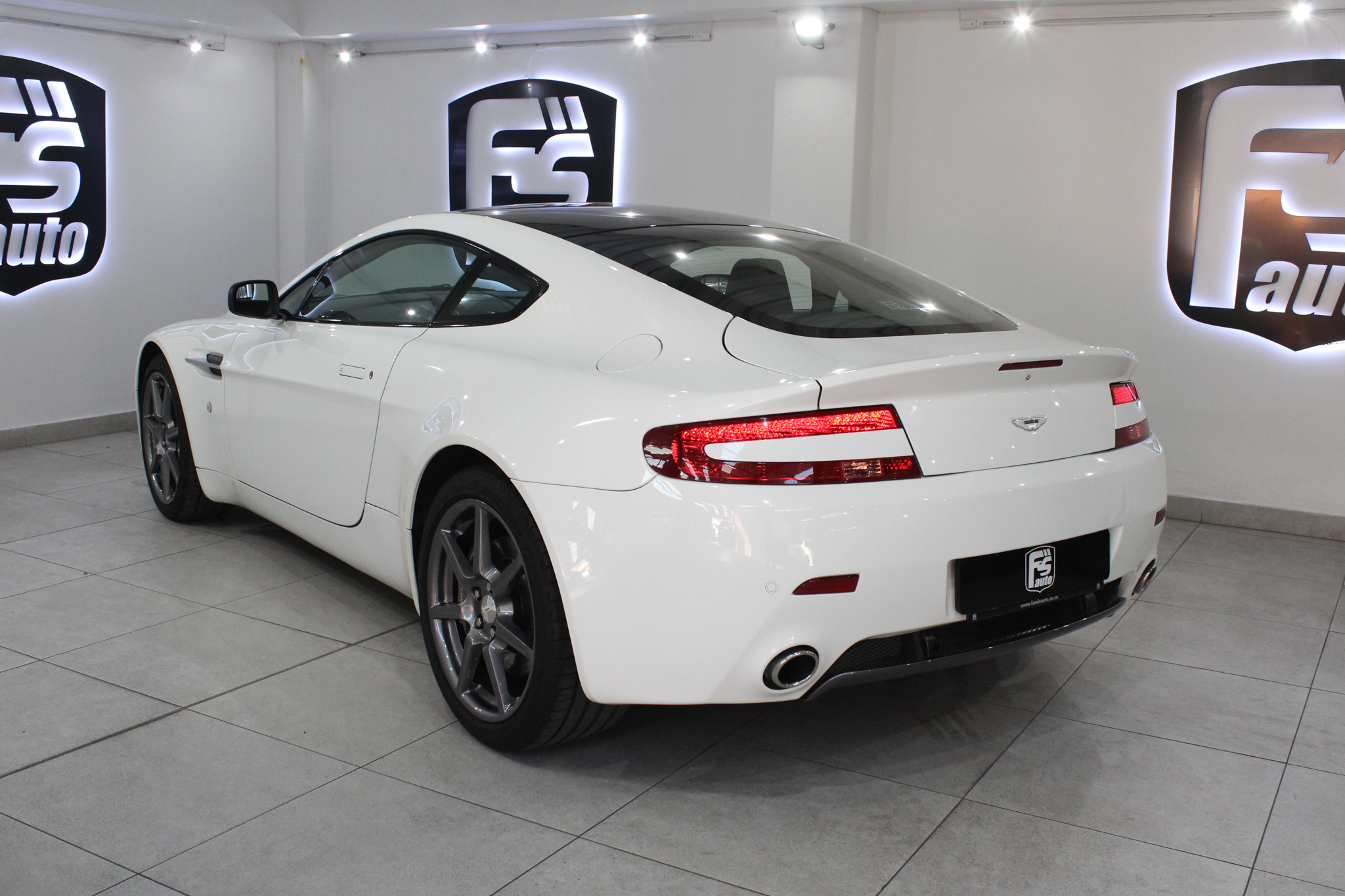 Aston Martin Vantage V8 Vantage Auto
