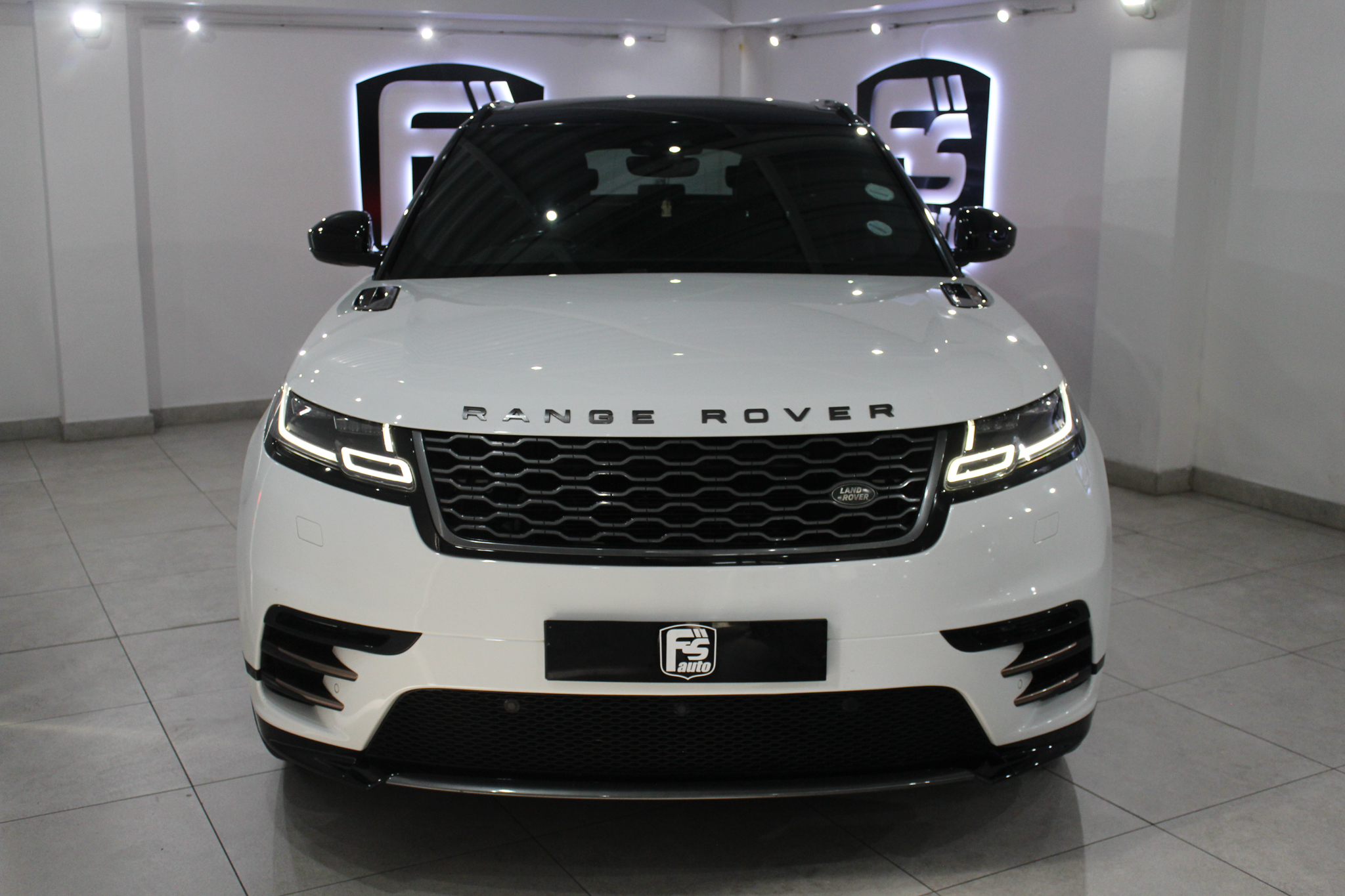 2019 and Rover Range Rover Velar