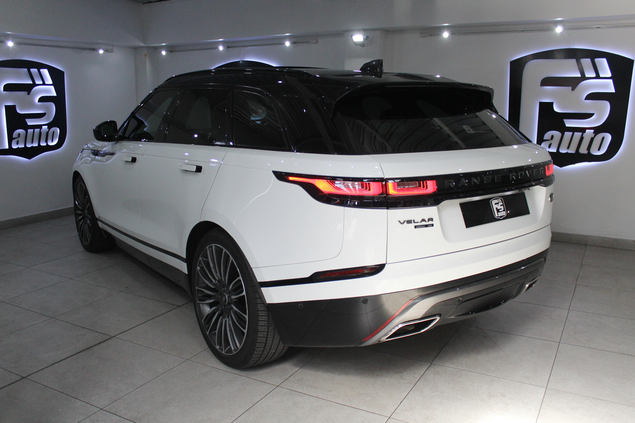 2019 and Rover Range Rover Velar