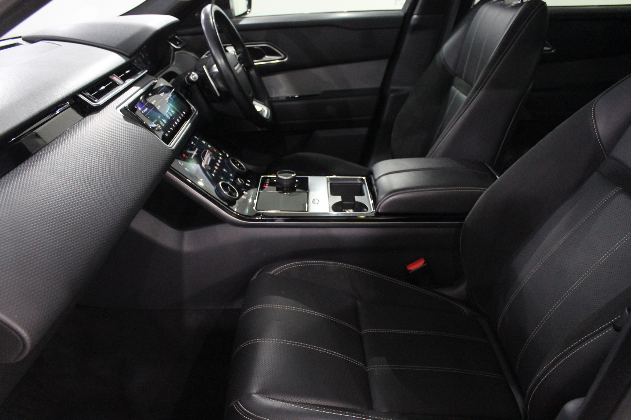 2019 and Rover Range Rover Velar