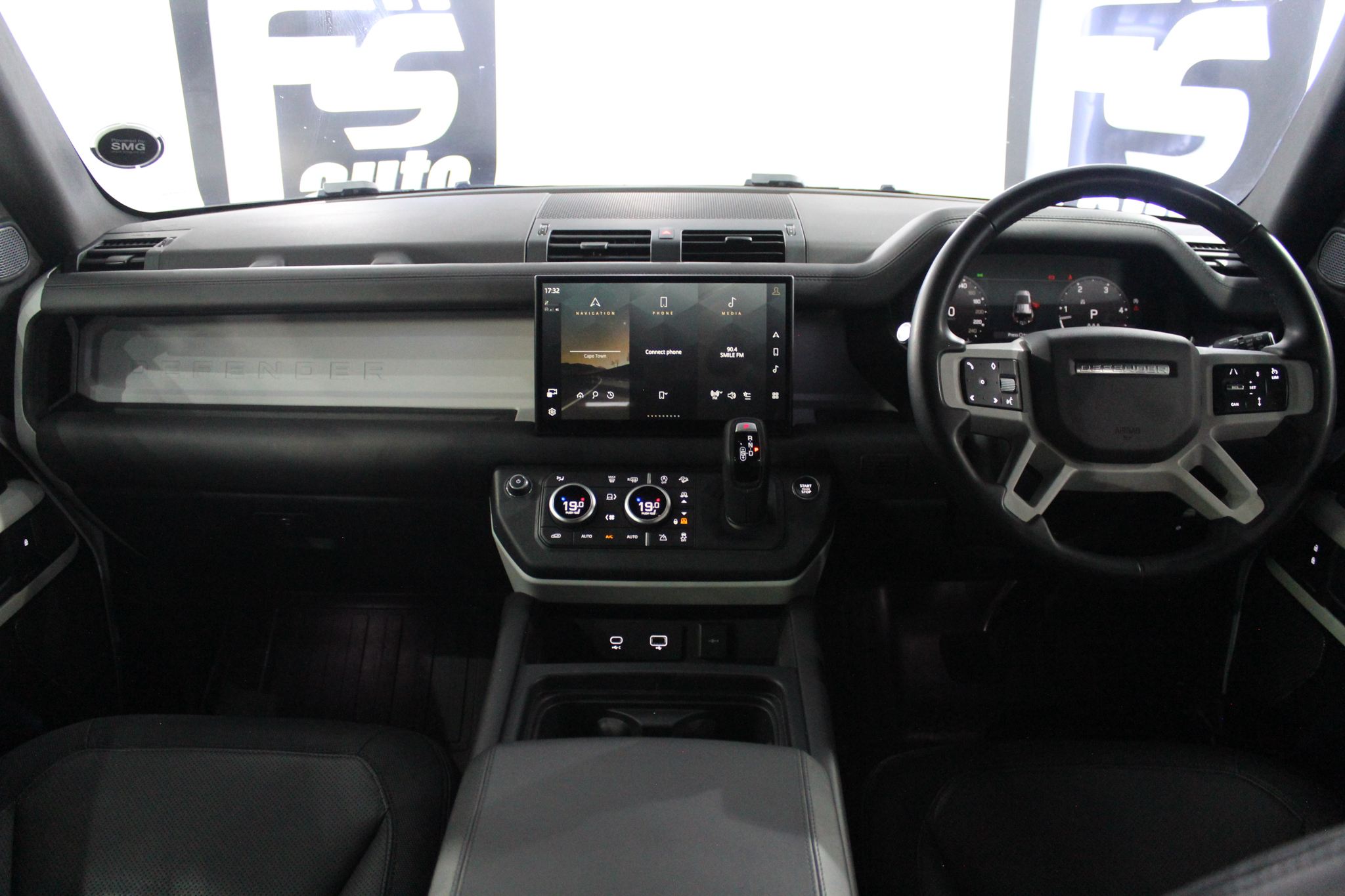 2023 Land Rover Defender 110 D300 X-Dynamic HSE
