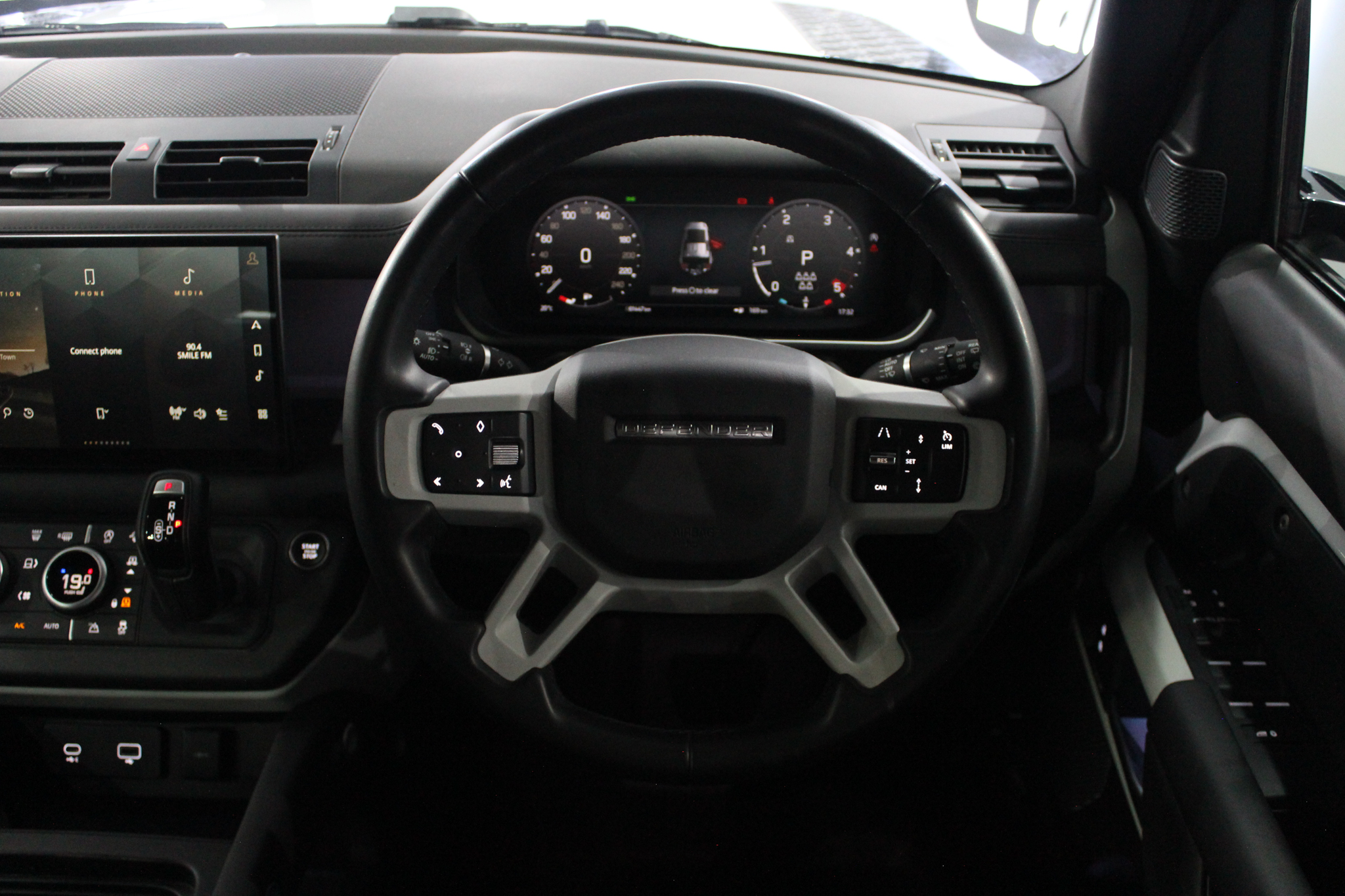 2023 Land Rover Defender 110 D300 X-Dynamic HSE