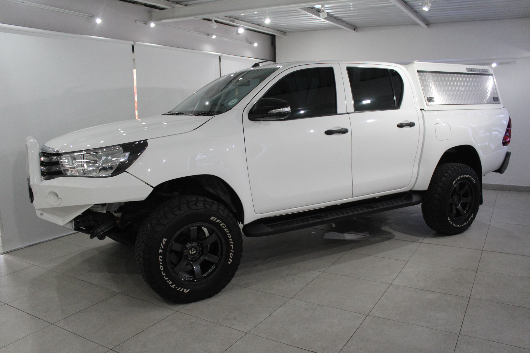 2017 TOYOTA HILUX 2.4GD-6 DOUBLE CAB