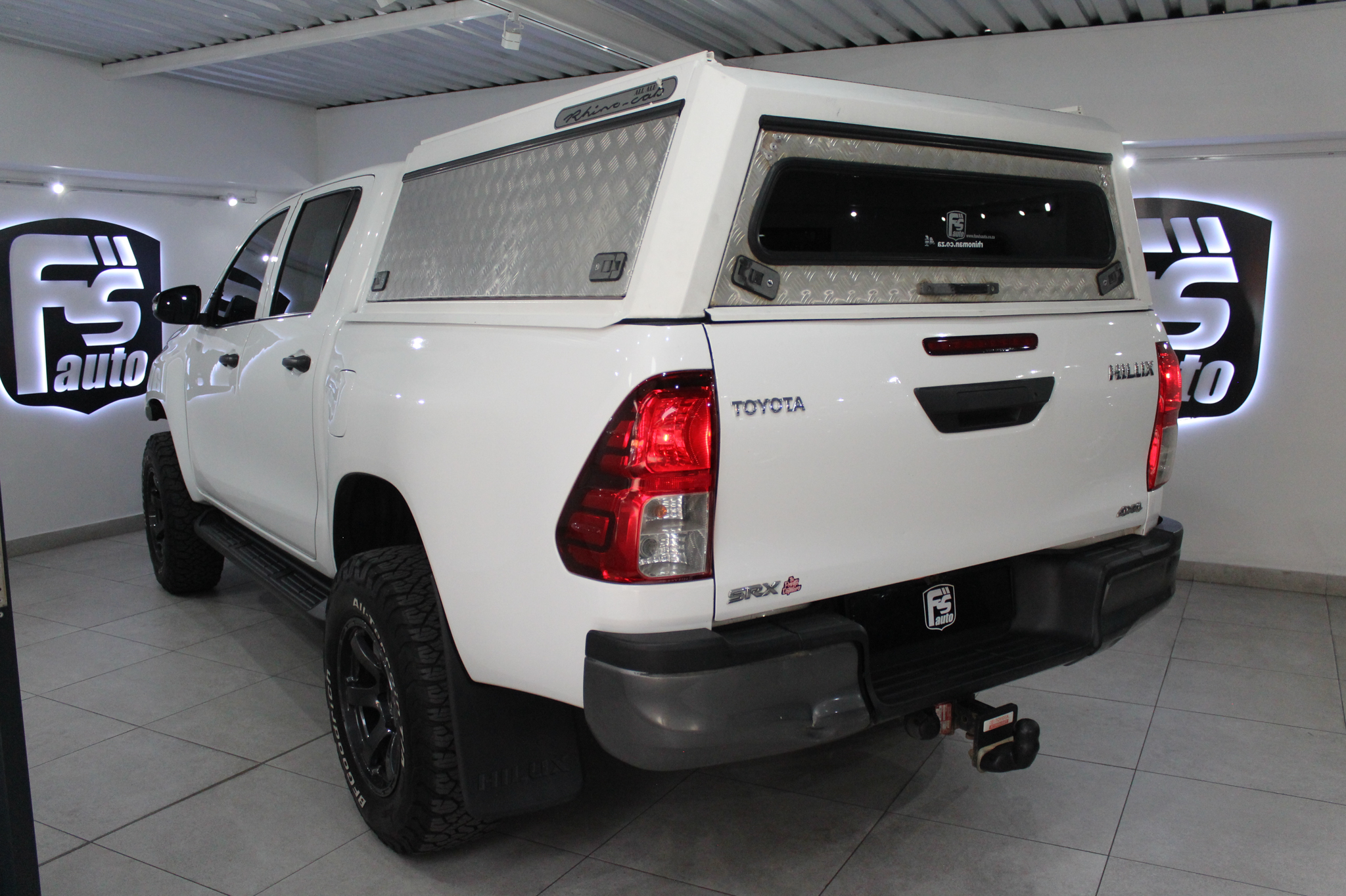 2017 TOYOTA HILUX 2.4GD-6 DOUBLE CAB