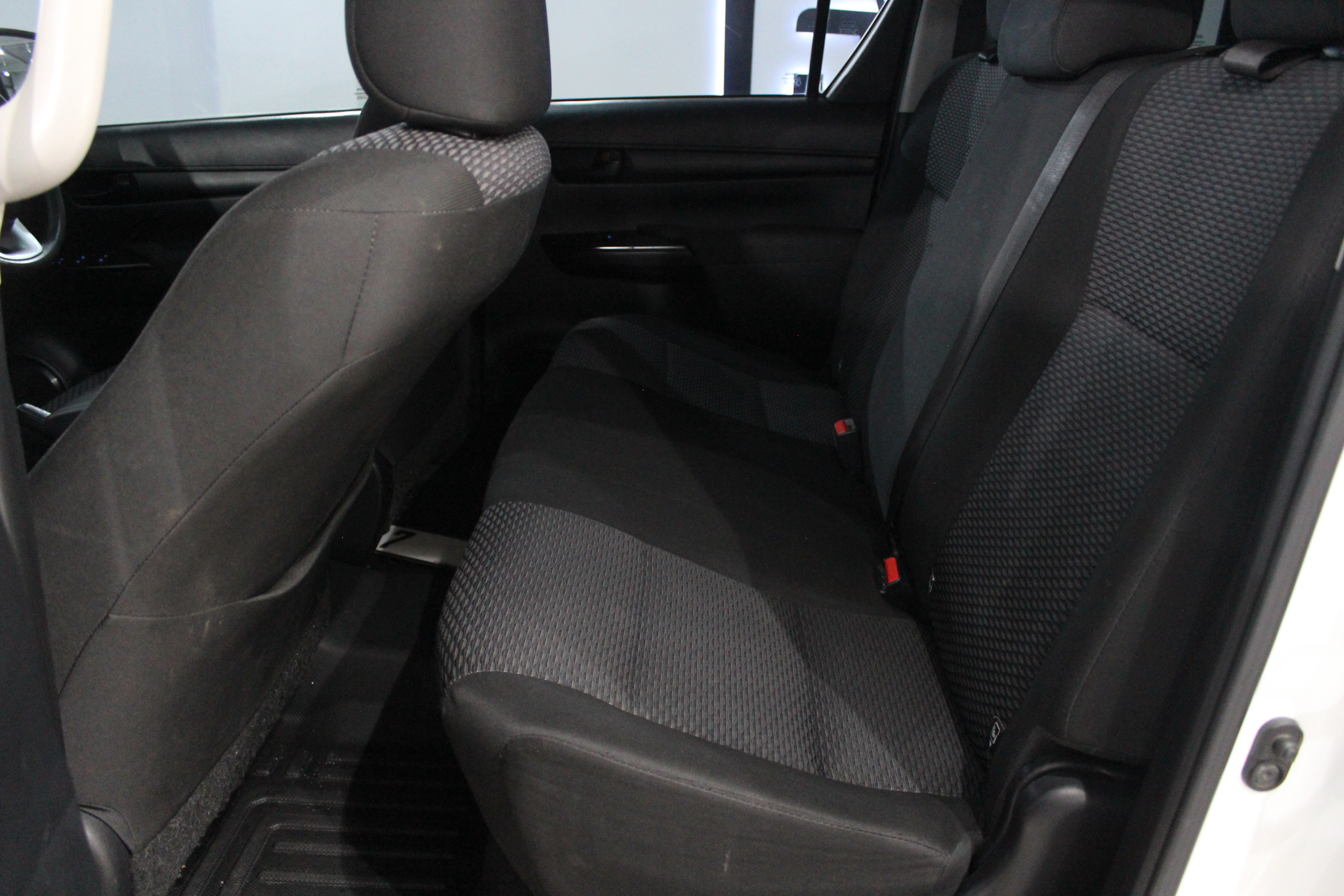 2017 TOYOTA HILUX 2.4GD-6 DOUBLE CAB