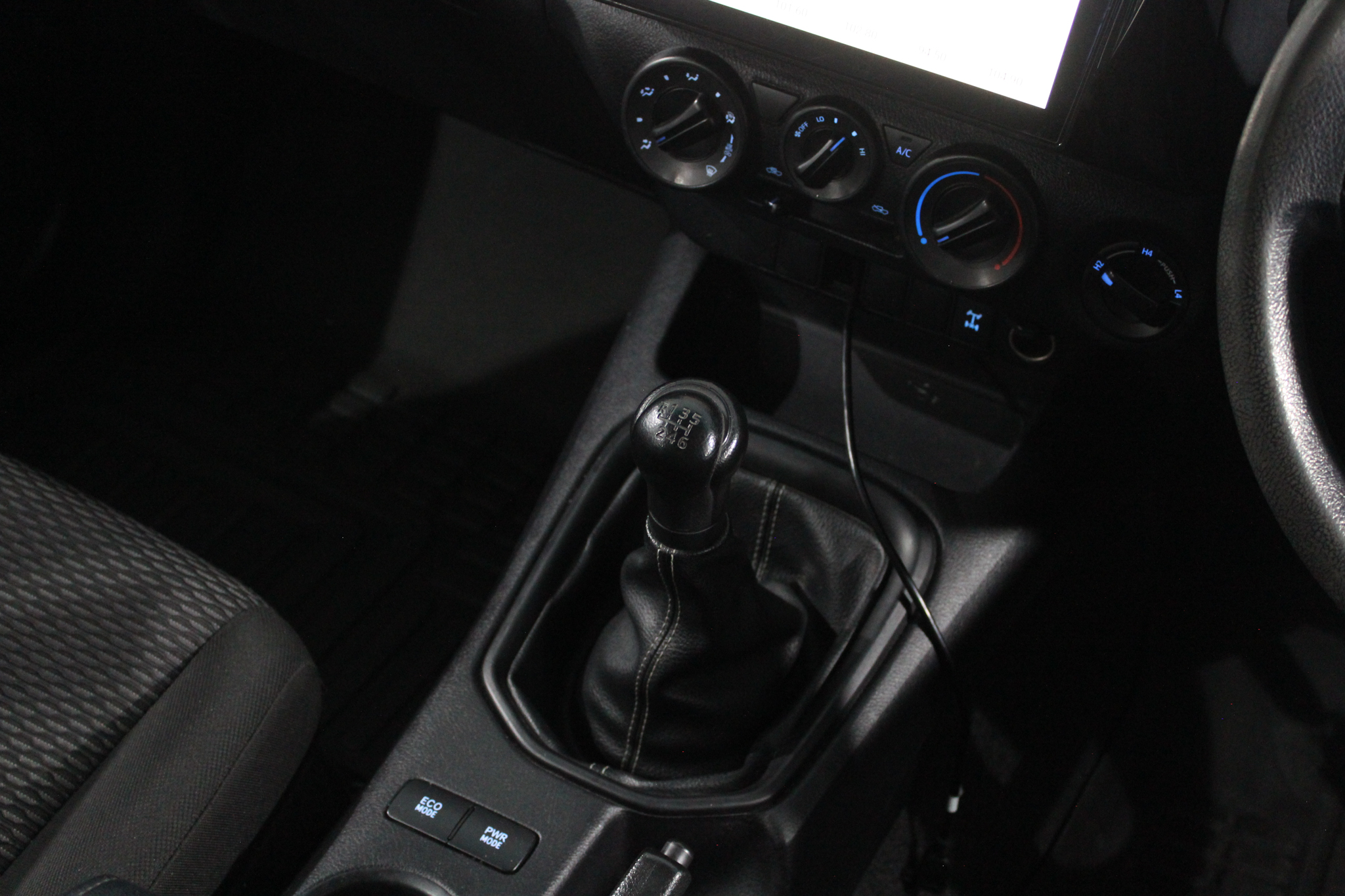 2017 TOYOTA HILUX 2.4GD-6 DOUBLE CAB