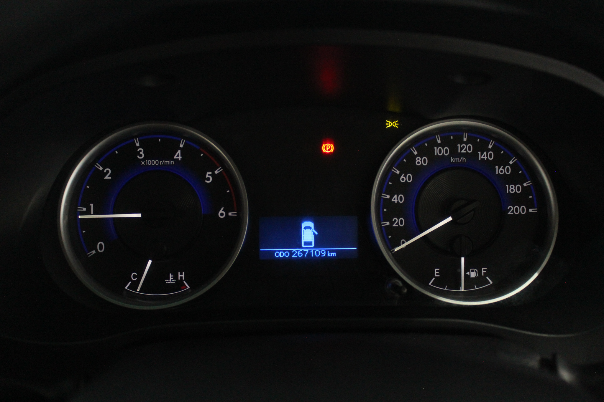 2017 TOYOTA HILUX 2.4GD-6 DOUBLE CAB