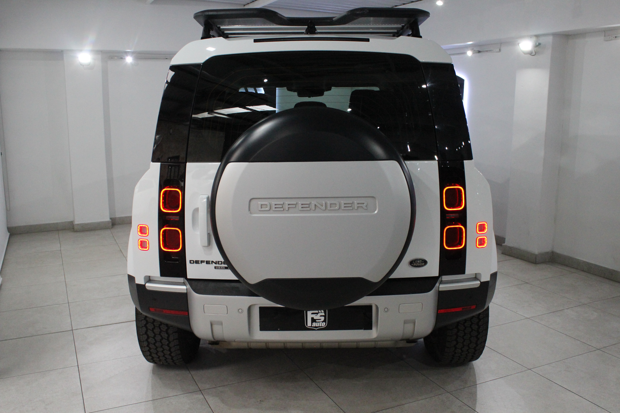 2021 LAND ROVER DEFENFER D240 SE