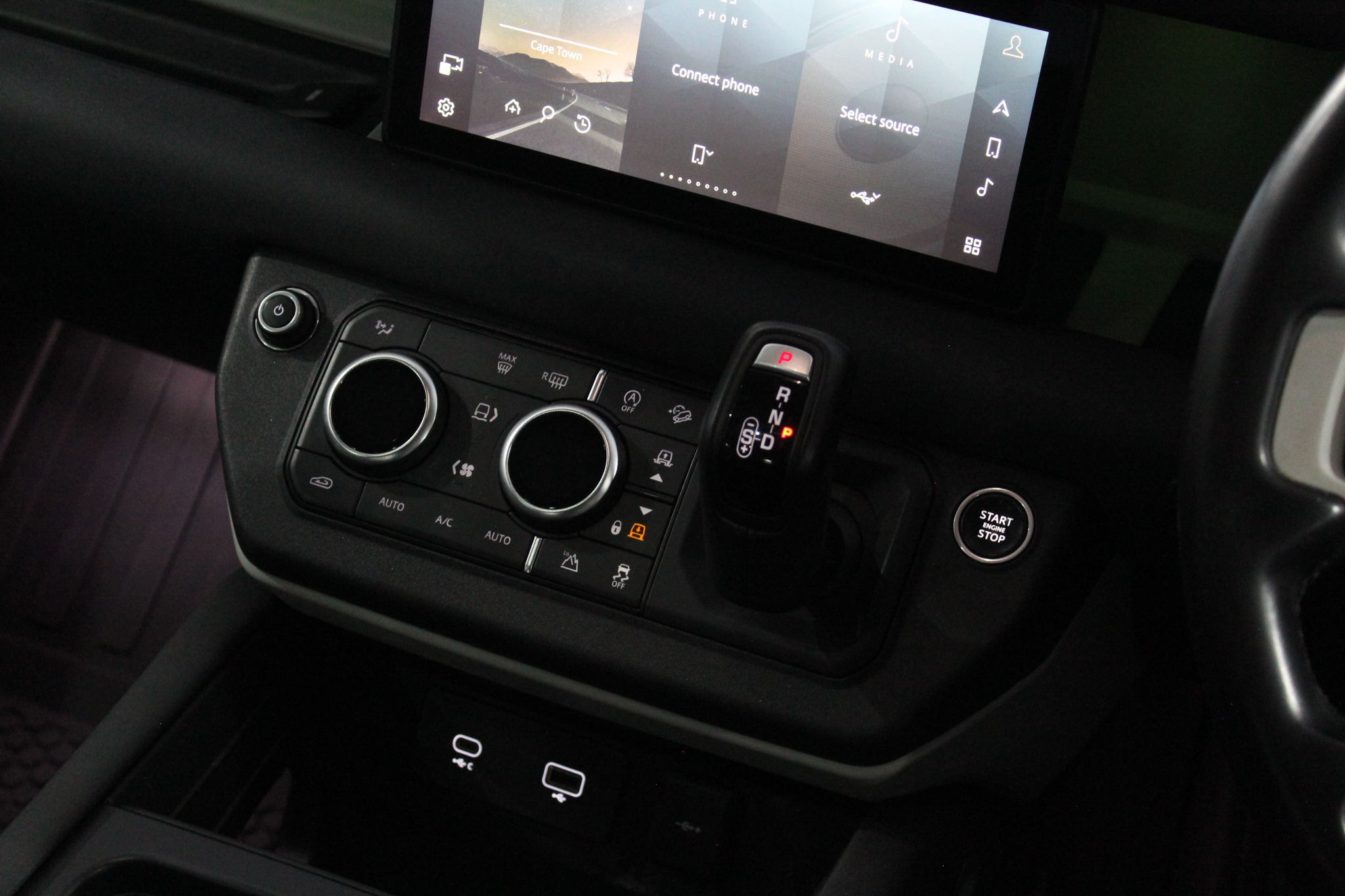 2021 LAND ROVER DEFENFER D240 SE