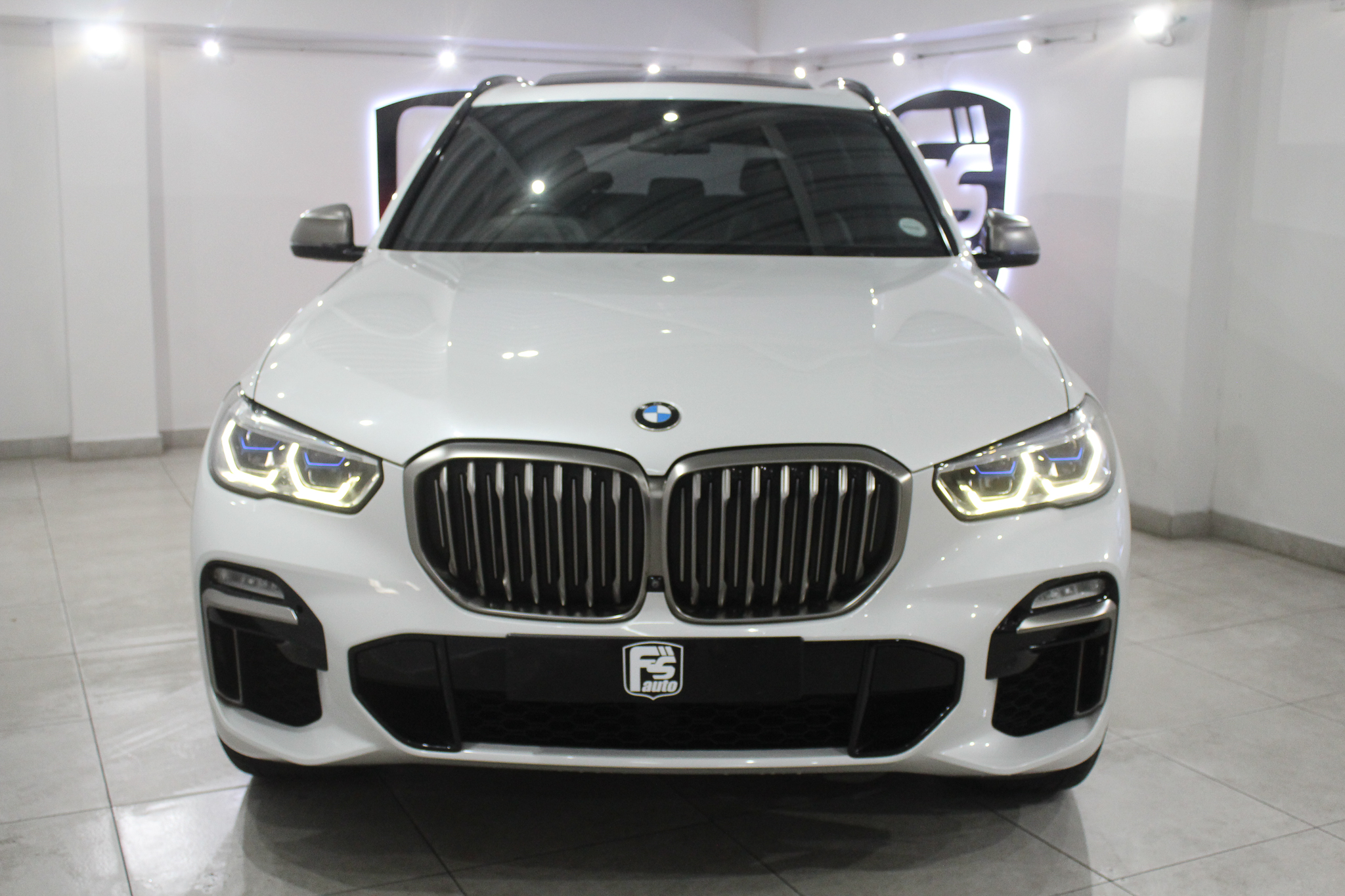 2019 BMW 5 M50D
