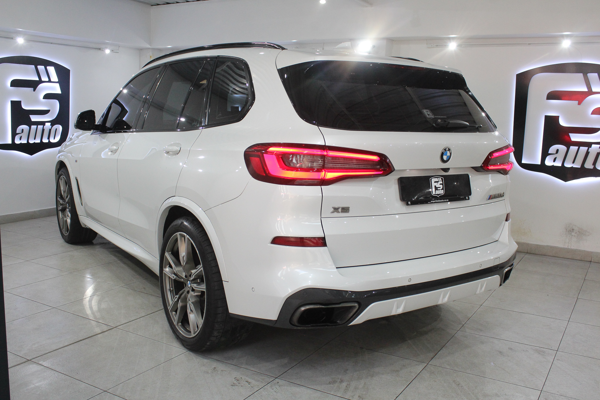 2019 BMW 5 M50D