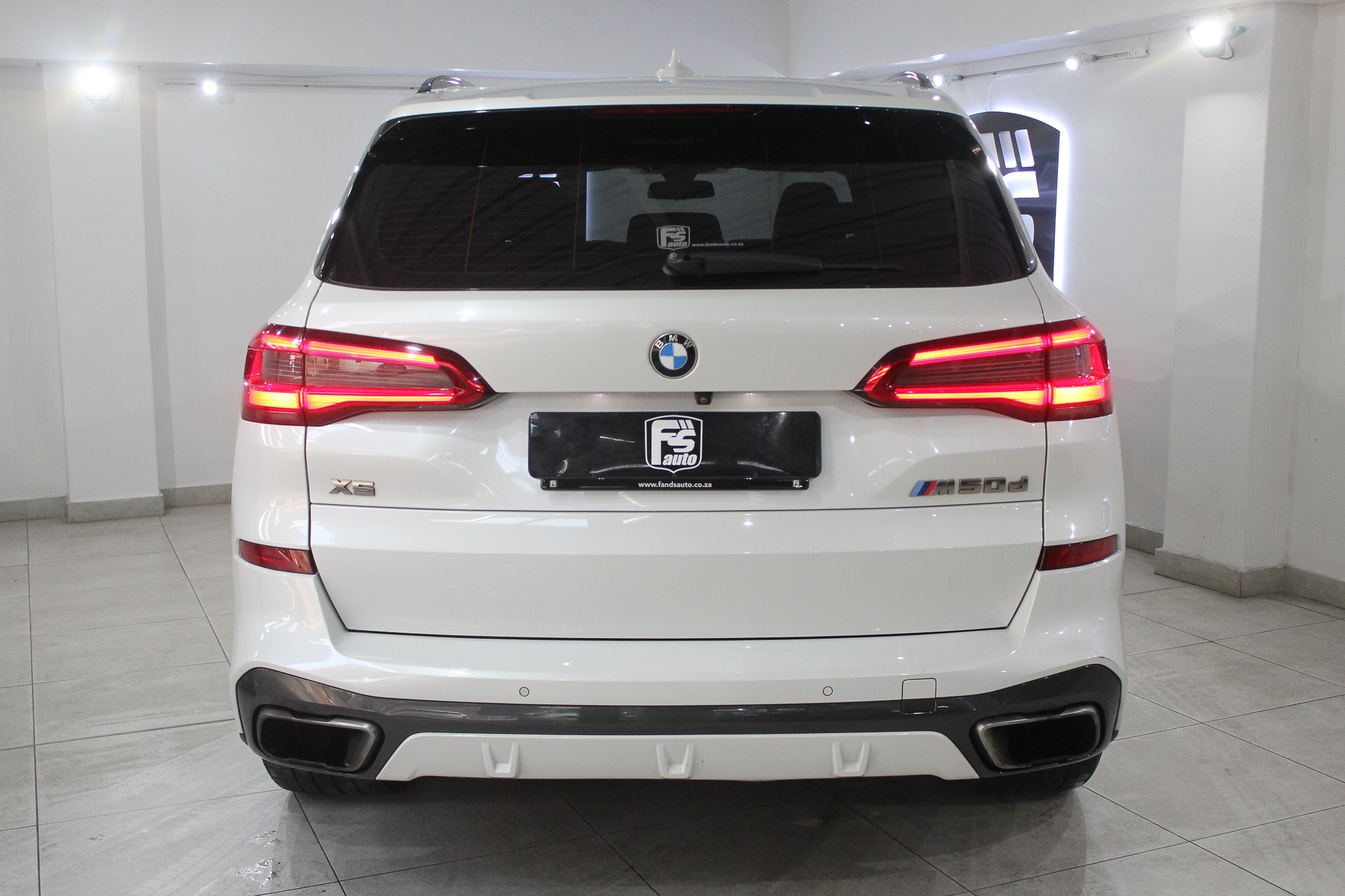 2019 BMW 5 M50D
