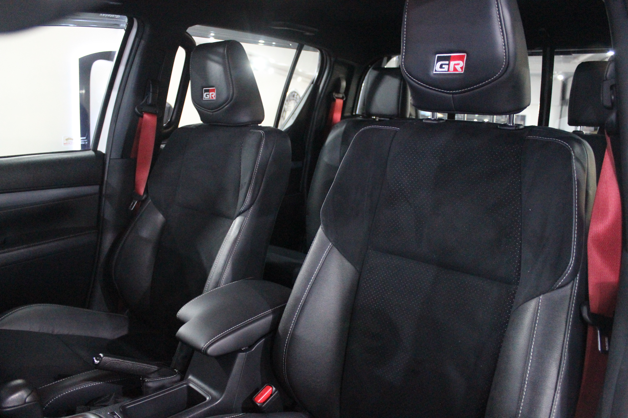 2025 Toyota Hilux 2.8GD-6 Double Cab 4×4 GR-Sport
