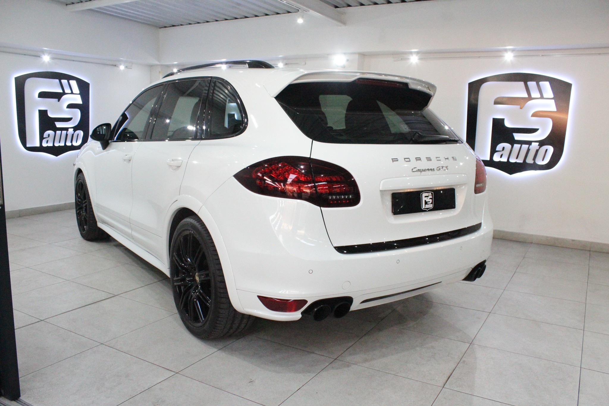 2013 Porsche Cayenne GTS