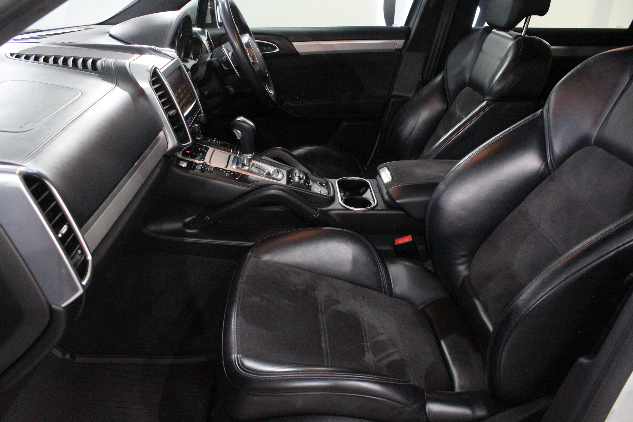 2013 Porsche Cayenne GTS