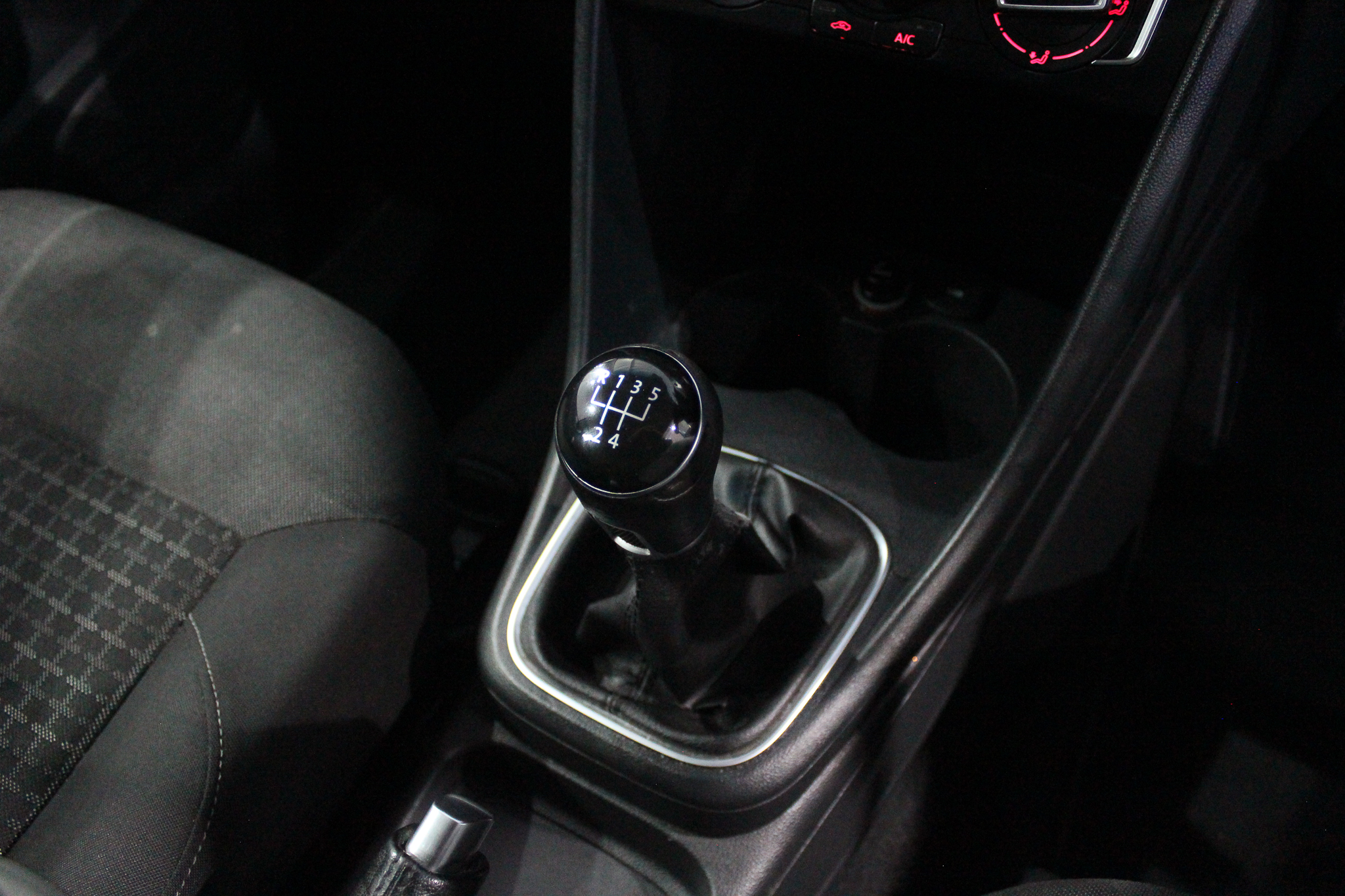2015 VOLKSWAGEN POLO 1.2TSI COMFORTLINE